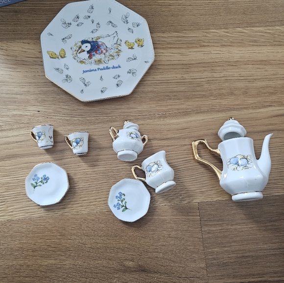 Peter Rabbit 10 Piece Mini Tea Set - Picture 6 of 12
